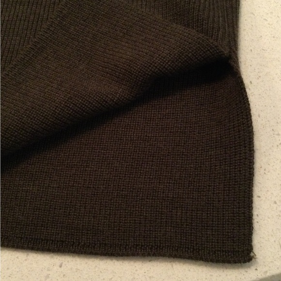 ,4 piece  knit wool blend (skirt, top, sweater and shawl - Picture 7 of 14